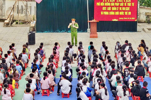 Fv 88 nhà cái xã Quang Chiểu tuyên truyền pháp luật cho học sinh